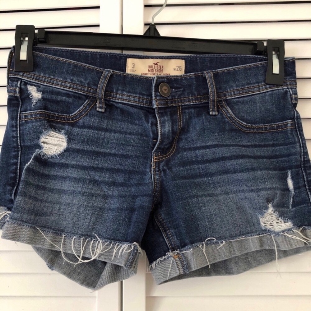 Hollister Midi jean shorts distressed Size is 3 or 26 waist like new fun summer